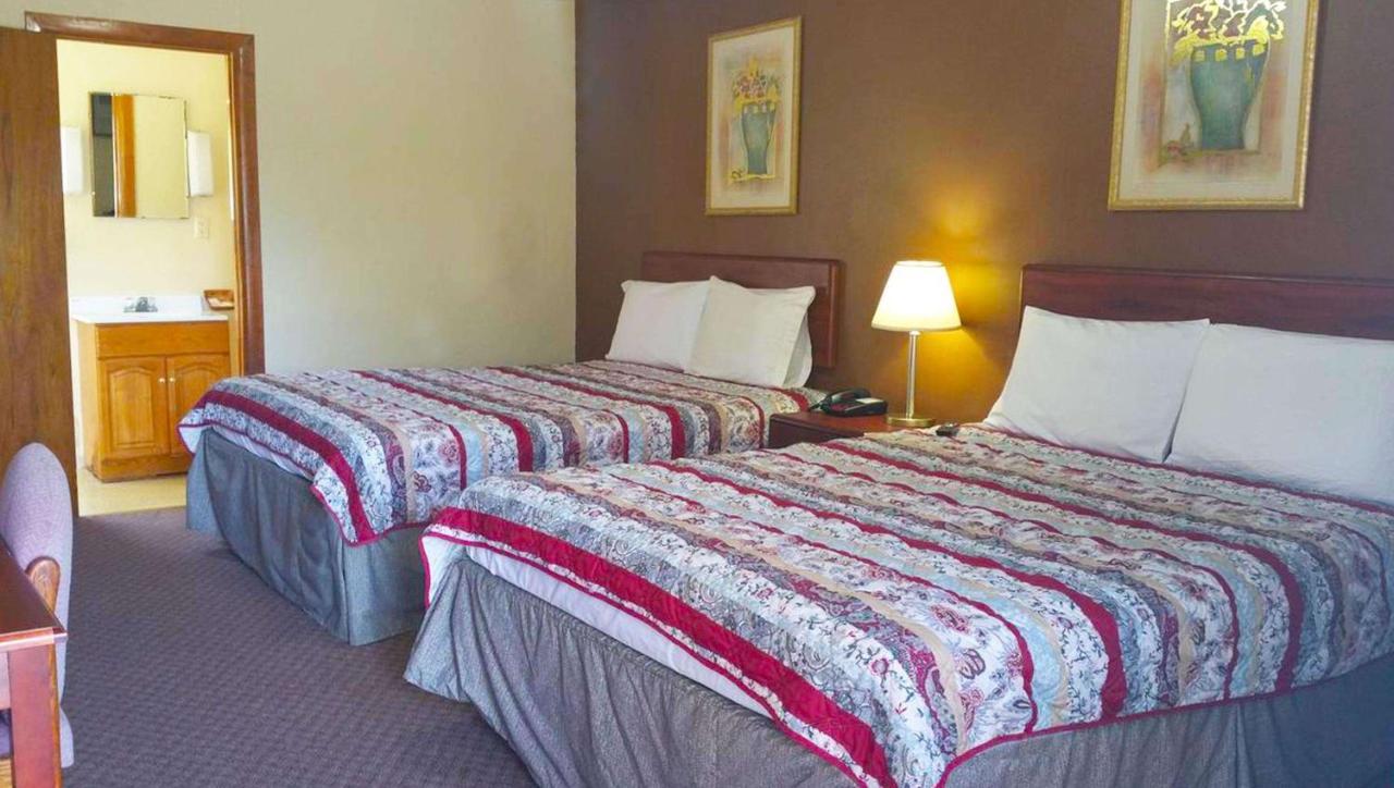Budget Inn Корнінг Екстер'єр фото